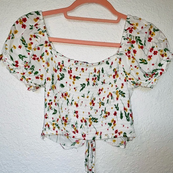 Ambiance Floral Crop Top with cinched Front - Picture 9 of 11